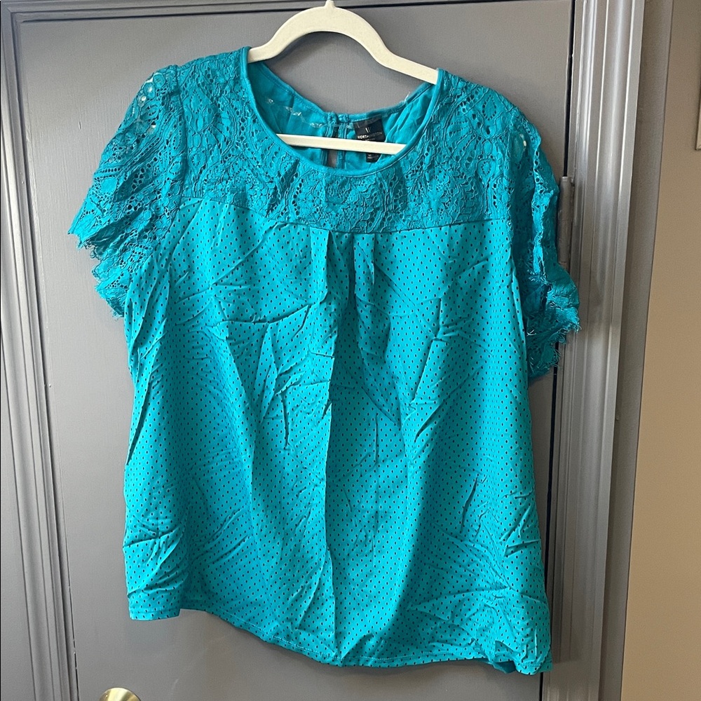 Worthington Teal Lace Yoke Short Sleeve Top
